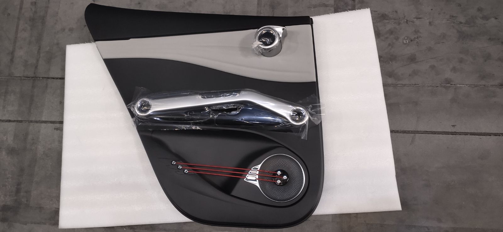 Left Rear Door Trim Sub-Assembly - Mist Gray