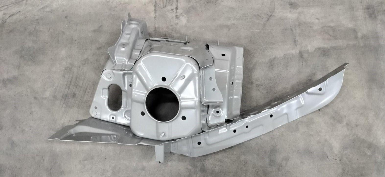Right Front Wheel House Assembly