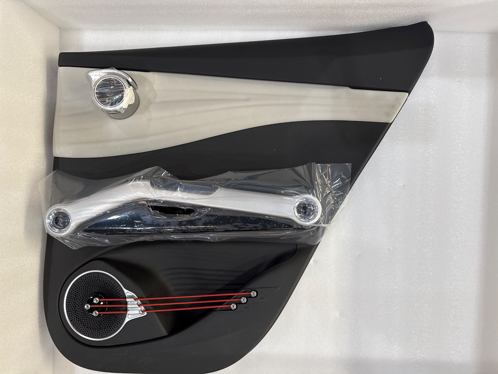 Right Rear Door Trim Sub-Assembly - Mist Gray