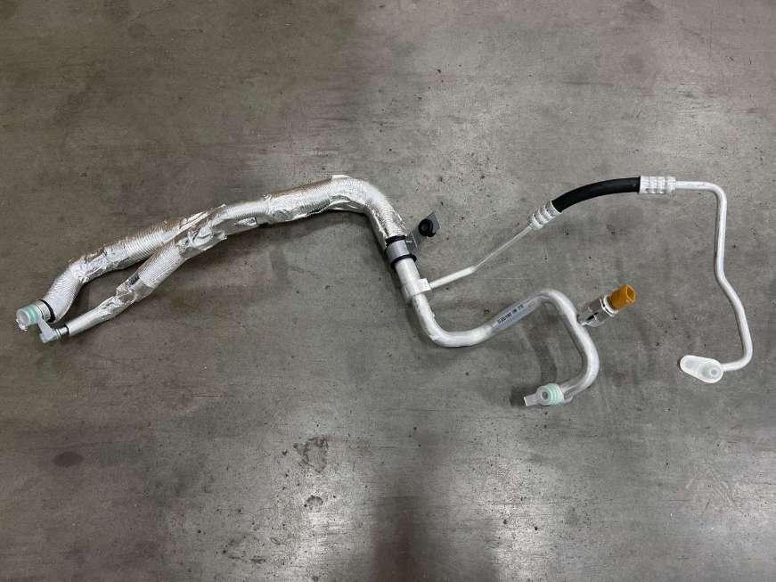 Compressor Suction Tube and Refrigerant Hard Line Assembly_M00000