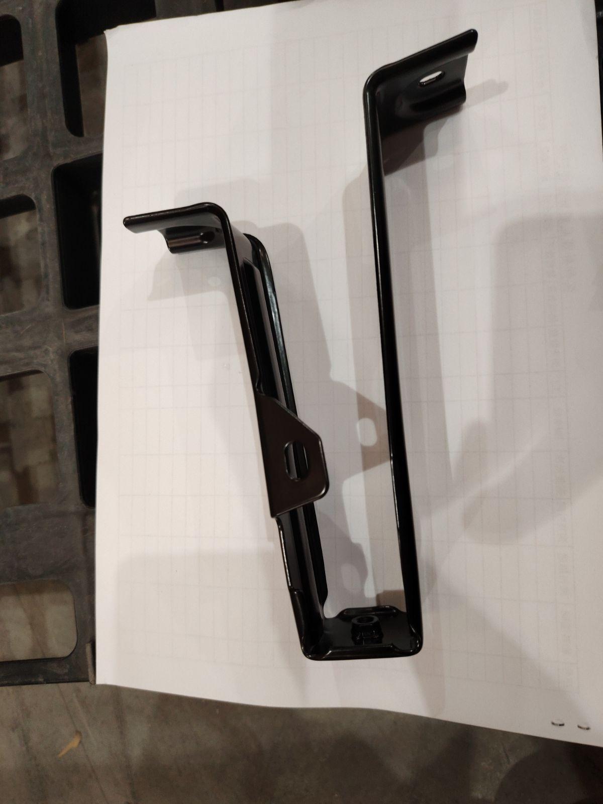 Rear Subframe Splash Shield Right Bracket Assembly