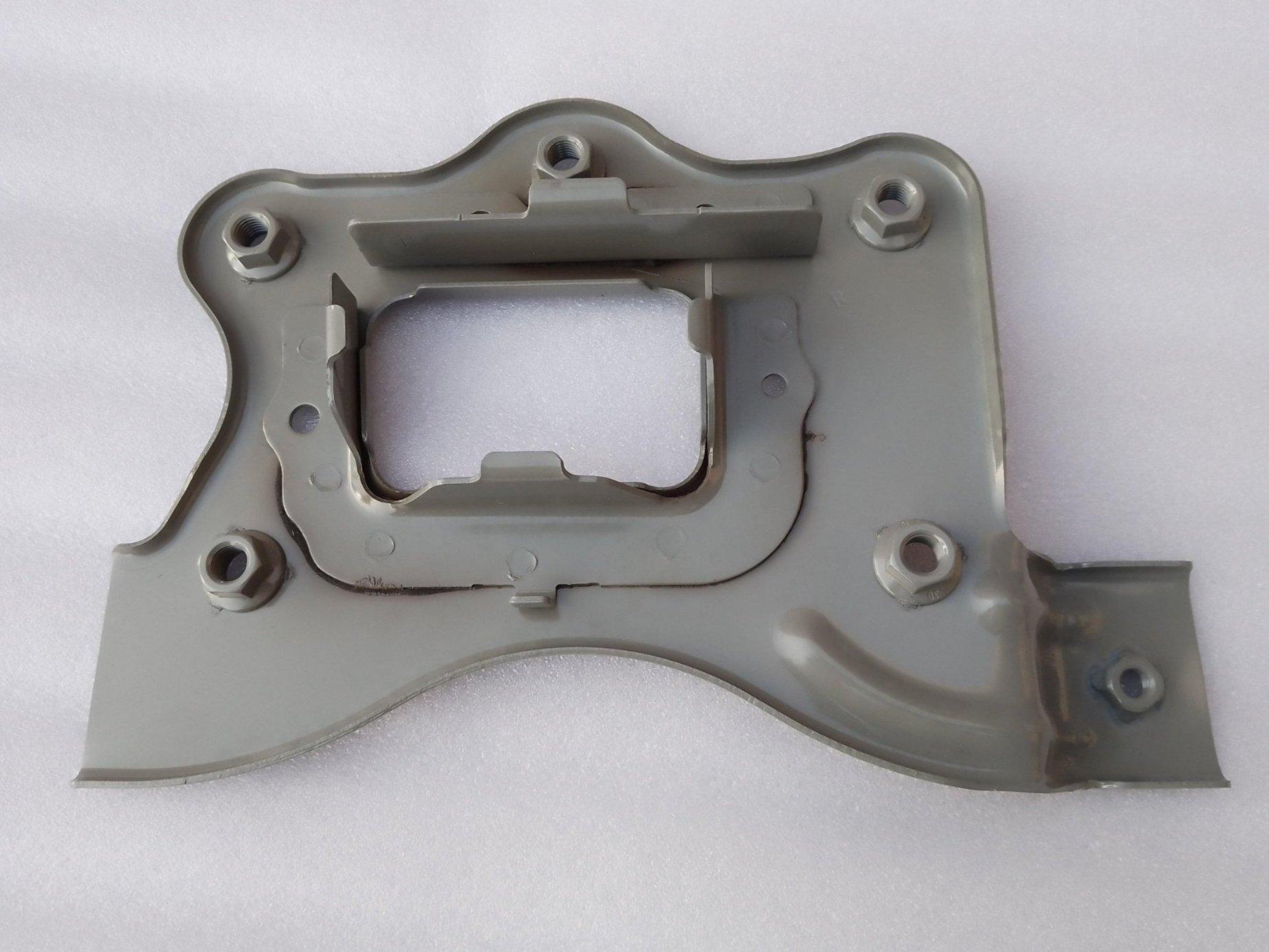 Front Bumper Beam Right Mounting Plate Assembly