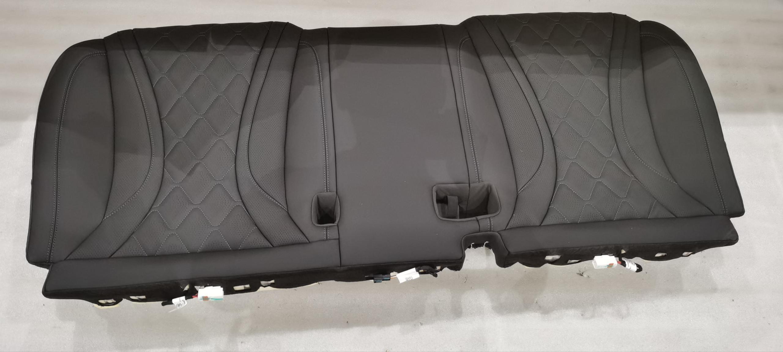 Left Rear Seat Cushion Assembly - Deep Black 5
