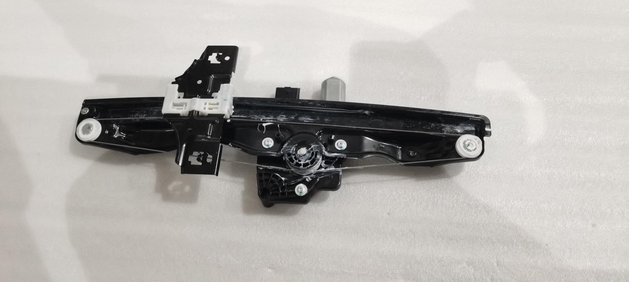 Right Rear Door Window Regulator Assembly