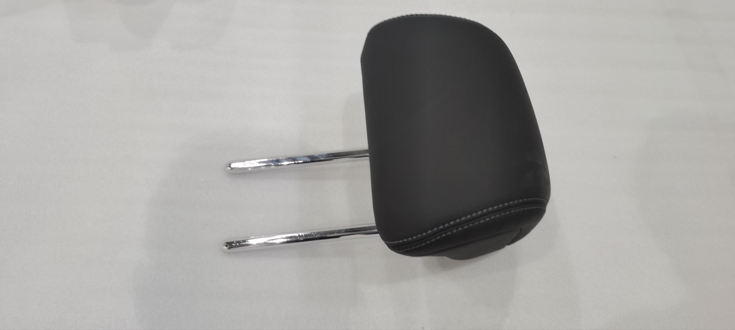 Rear Center Headrest Assembly - Deep Black 5