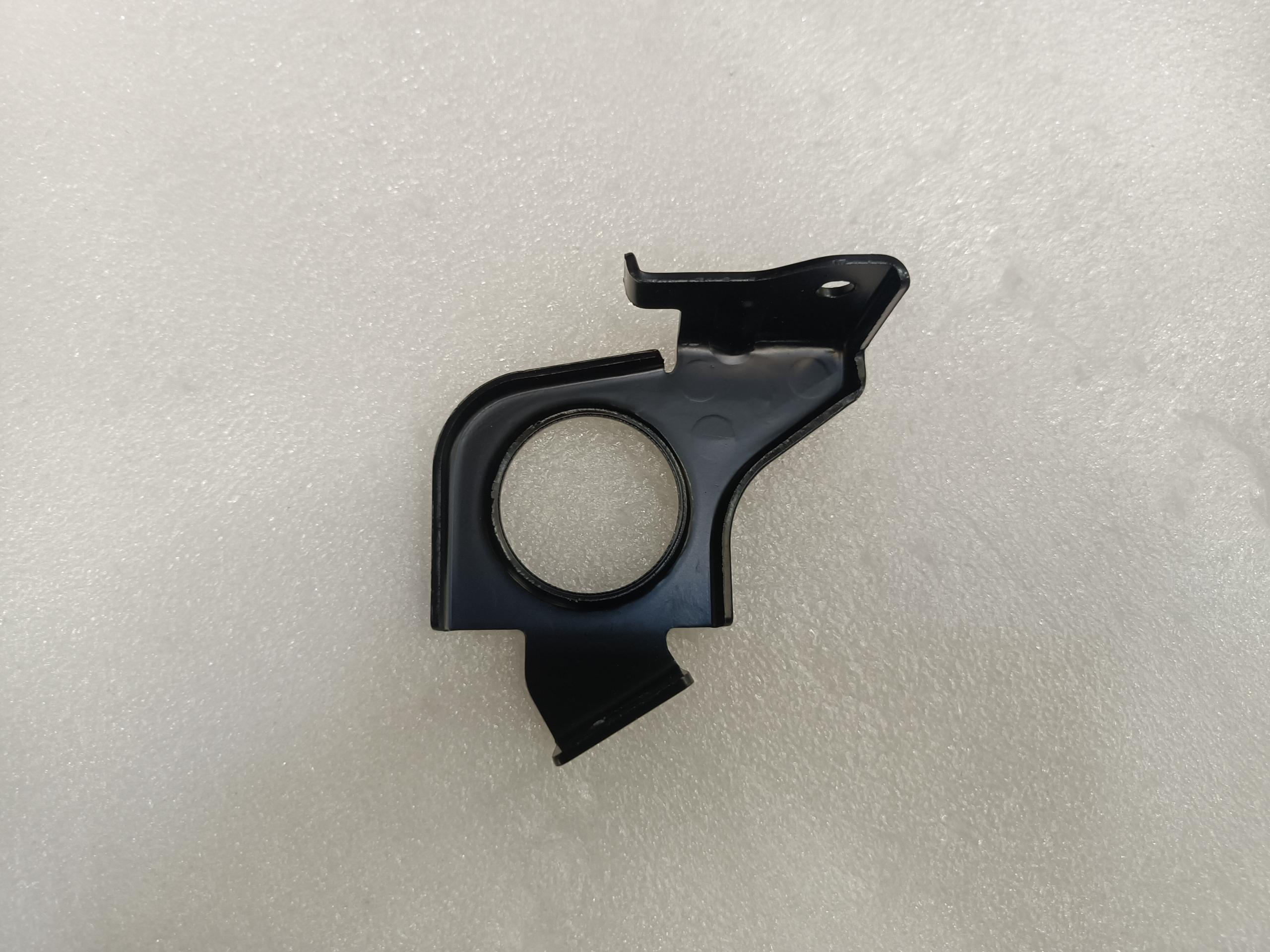 Radiator Upper Mount Bracket Assembly I