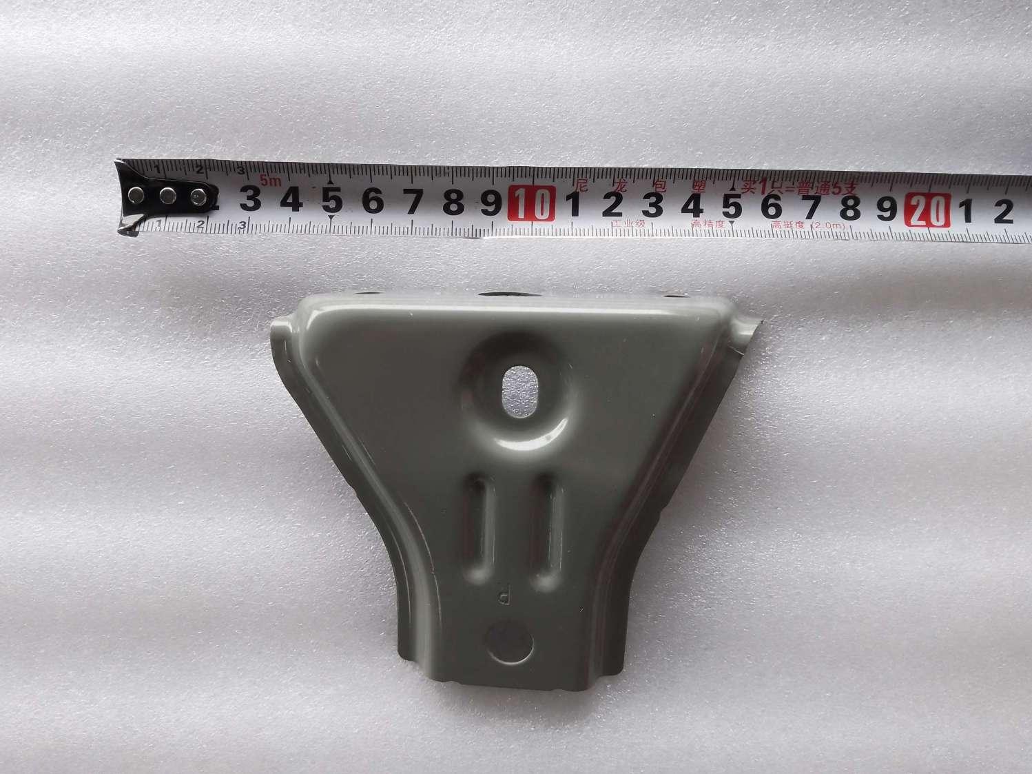 Right Fender Front Upper Bracket