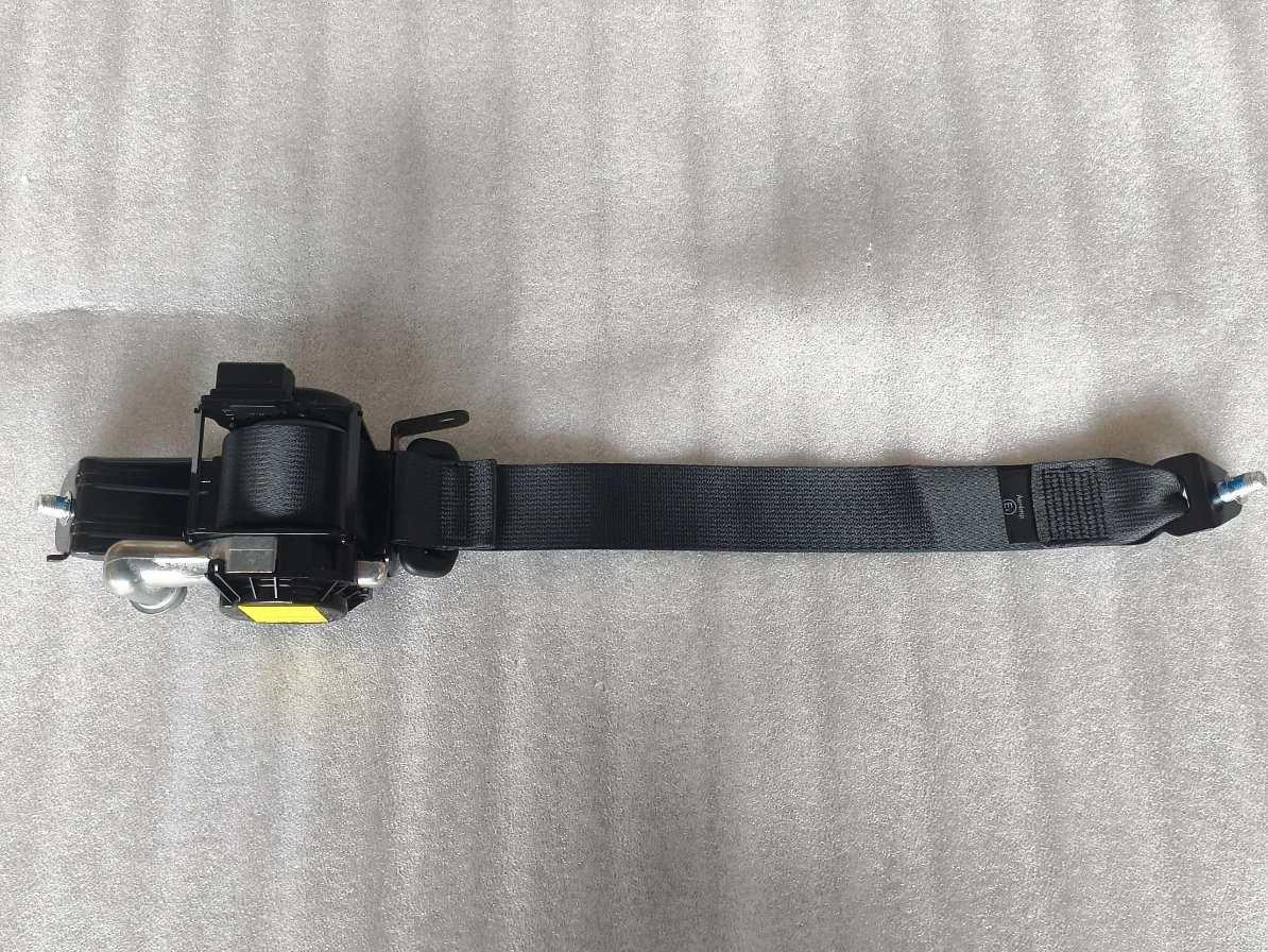 Right Rear Seat Belt Assembly