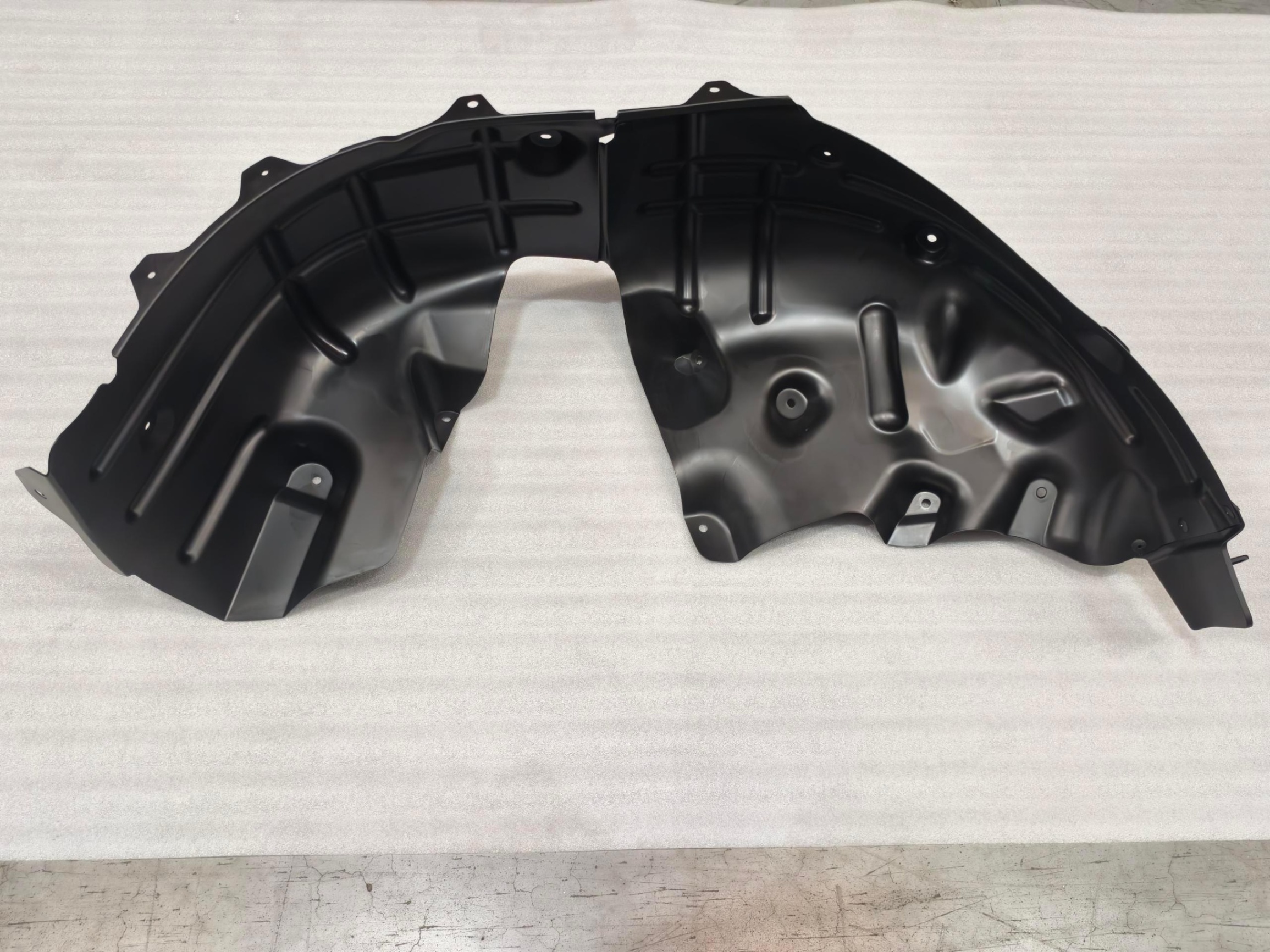 Right Rear Wheel Splash Shield Assembly