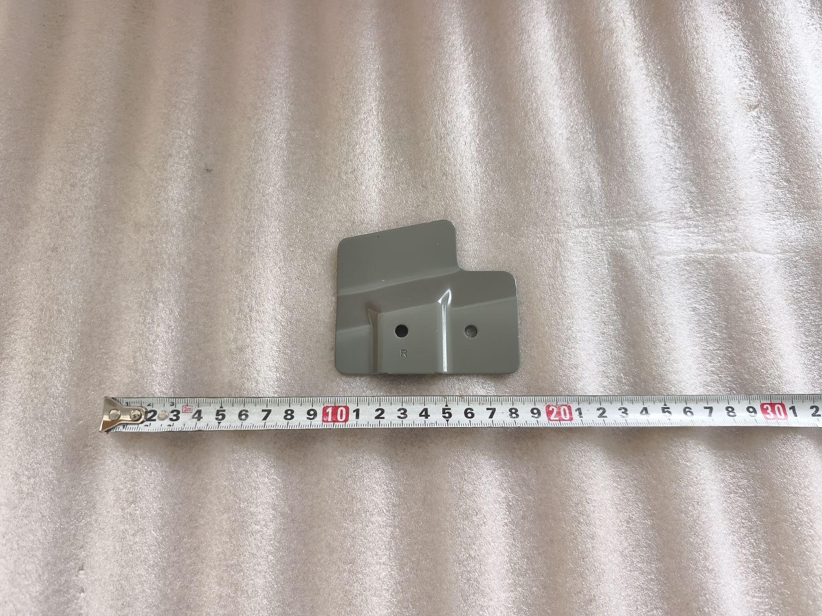 Right Front Wheelhouse Longitudinal Beam Connecting Plate