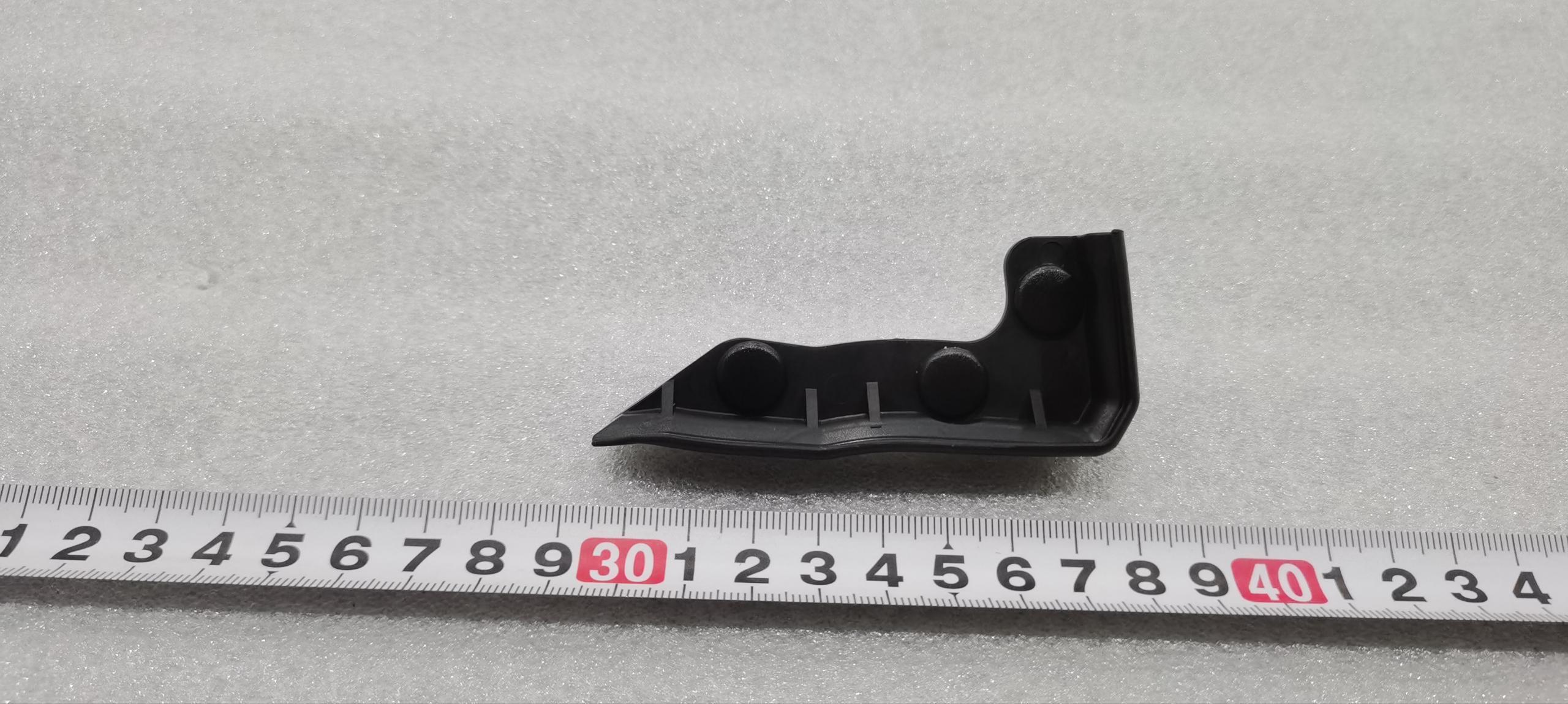 Right Front Door Gap Seal Lower