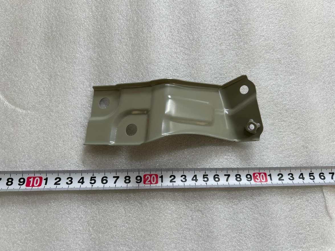 Left Fender Center Upper Mounting Bracket