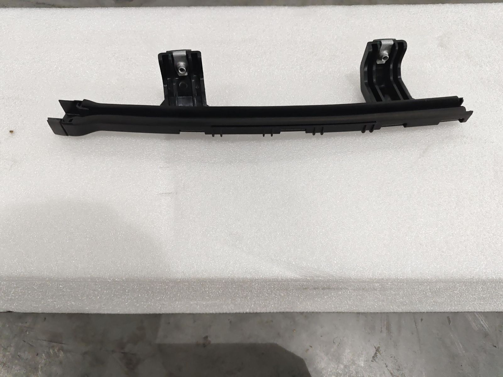 Left Rear Door Front Active Guide Rail and Felt Channel Assembly