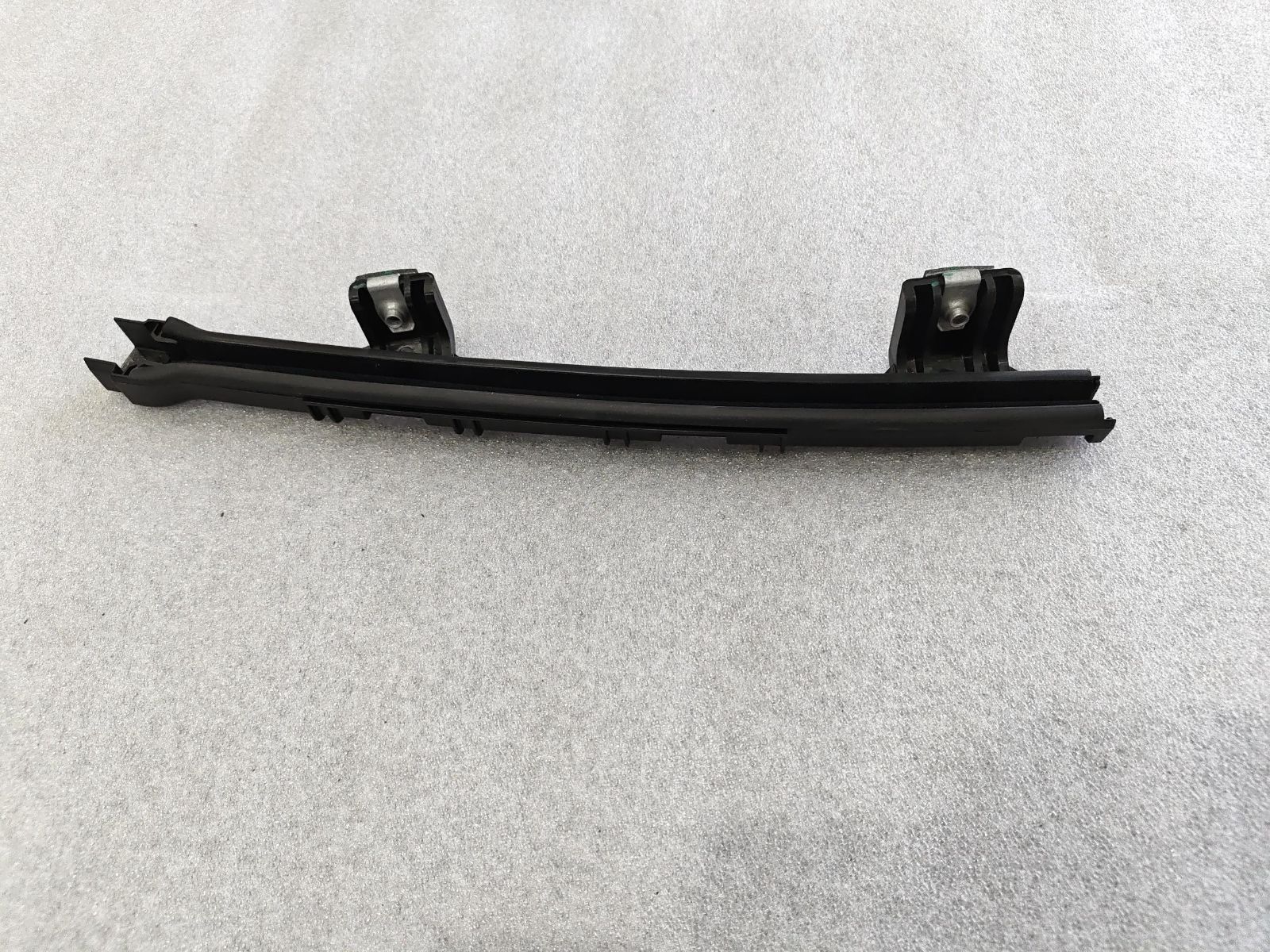 Right Rear Door Rear Active Guide Rail and Felt Channel Assembly