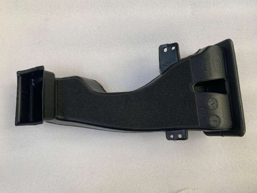 Rear Air Conditioning Face Vent Duct Assembly
