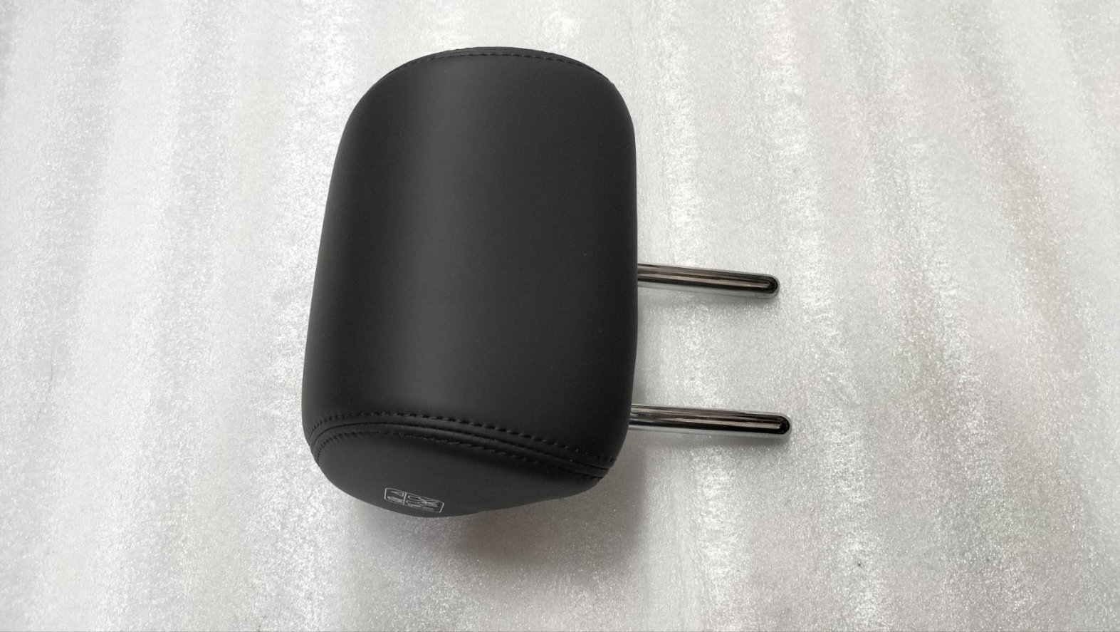 Rear Center Headrest Assembly - Deep Black 5