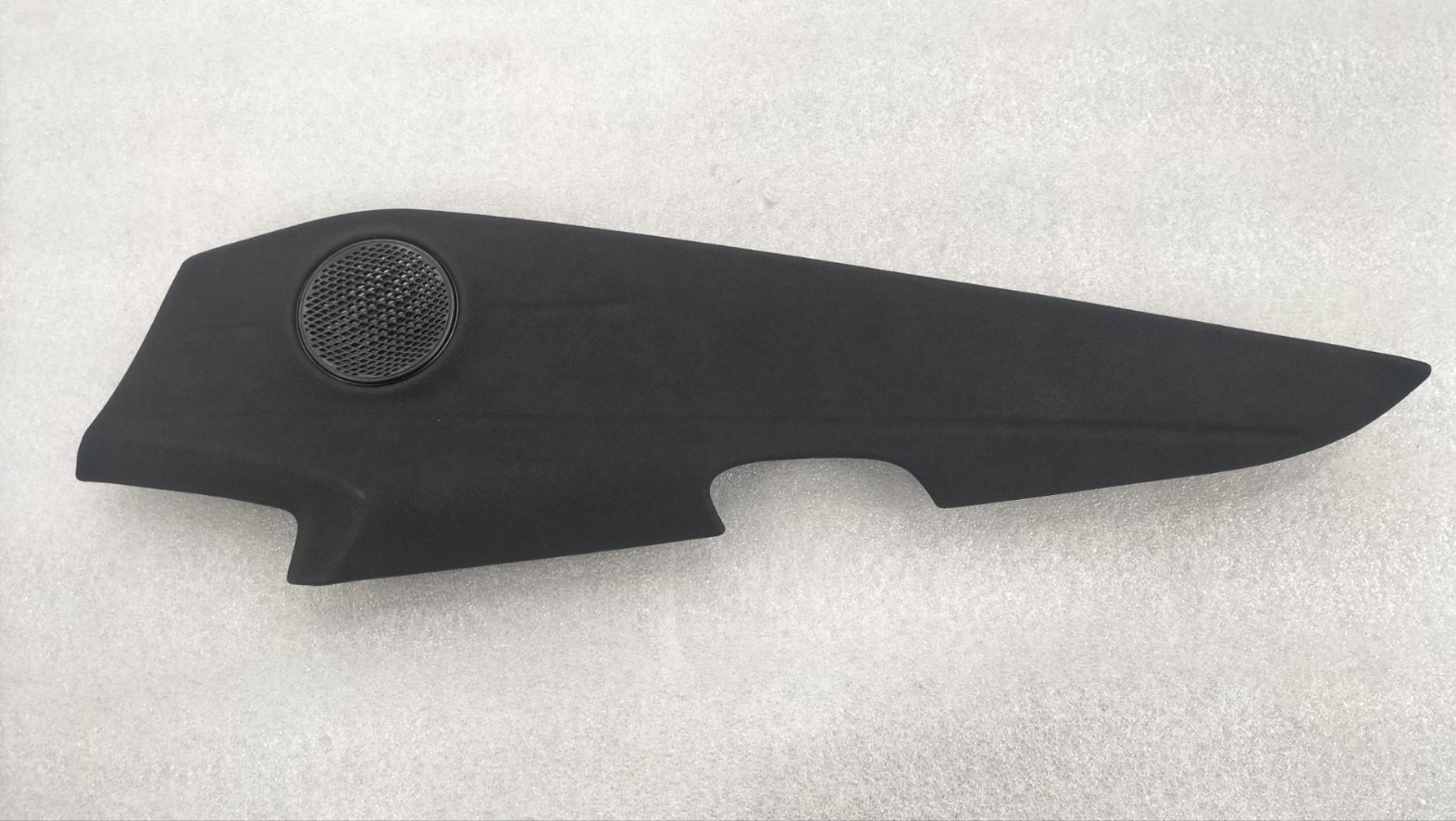 Right Front Door Upper Trim Panel Assembly - Deep Black 5