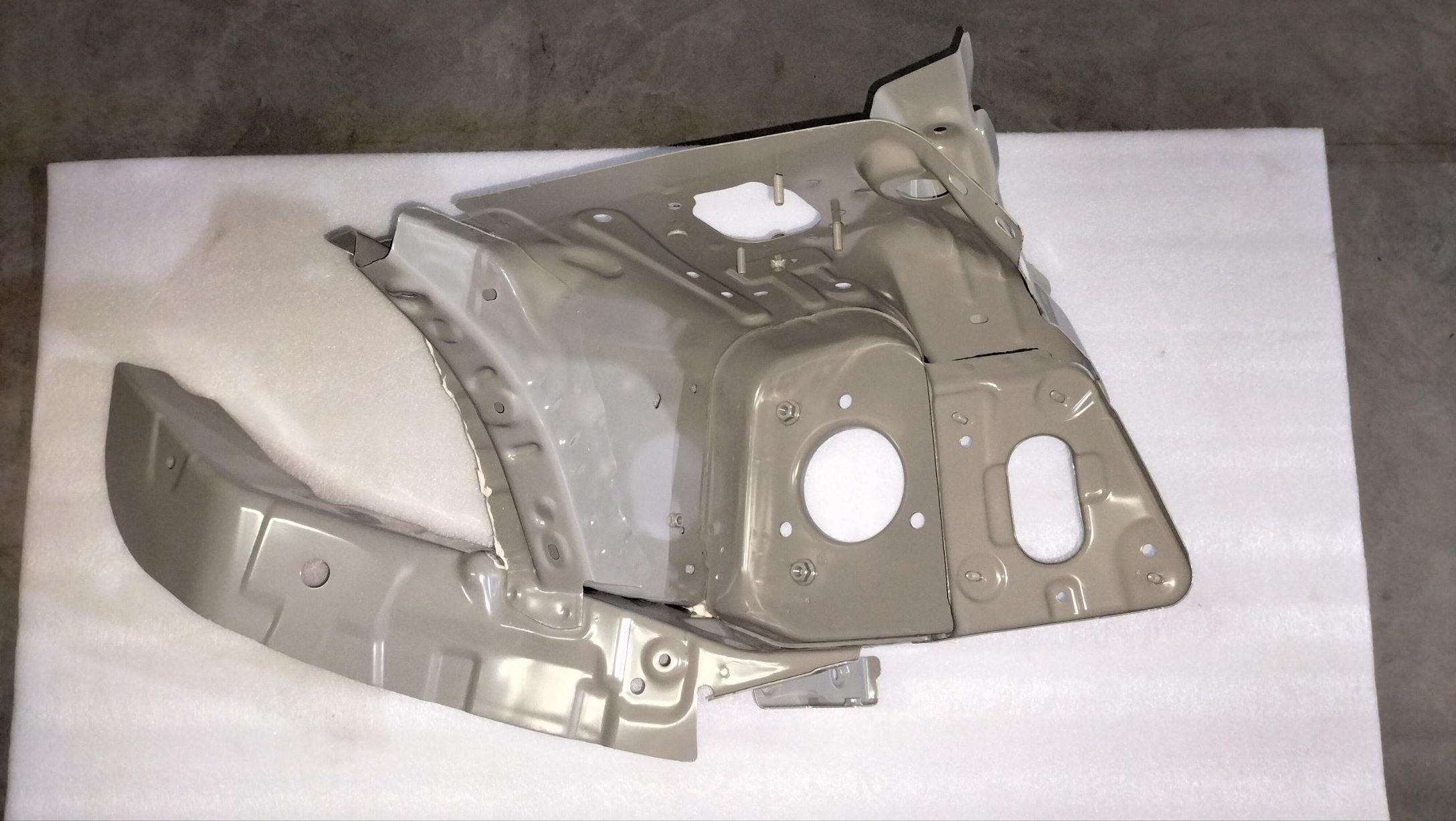 Right Front Wheel House Assembly