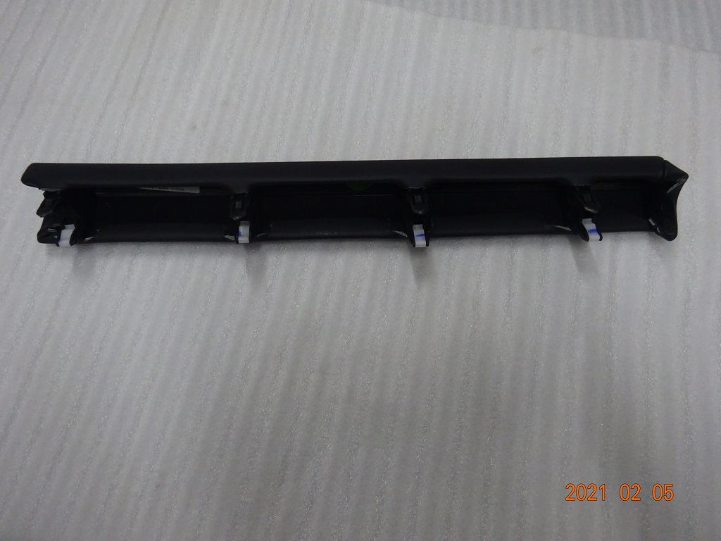 Glove Box Upper Trim Panel Assembly - Deep Black 5_M00000