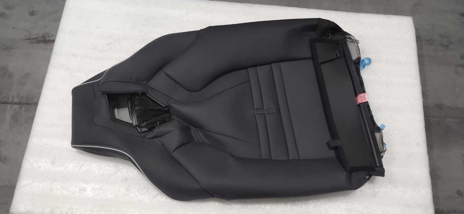 EKEAZ-6905200-00A7_Passenger Seat Backrest Cover Assembly - Deep Black 5