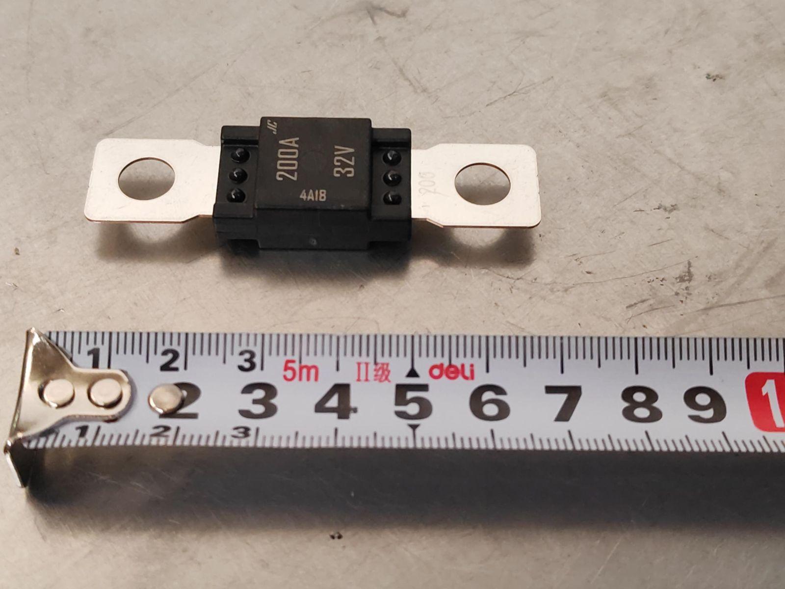 Fuse LVK-200A-M8 32V 200A